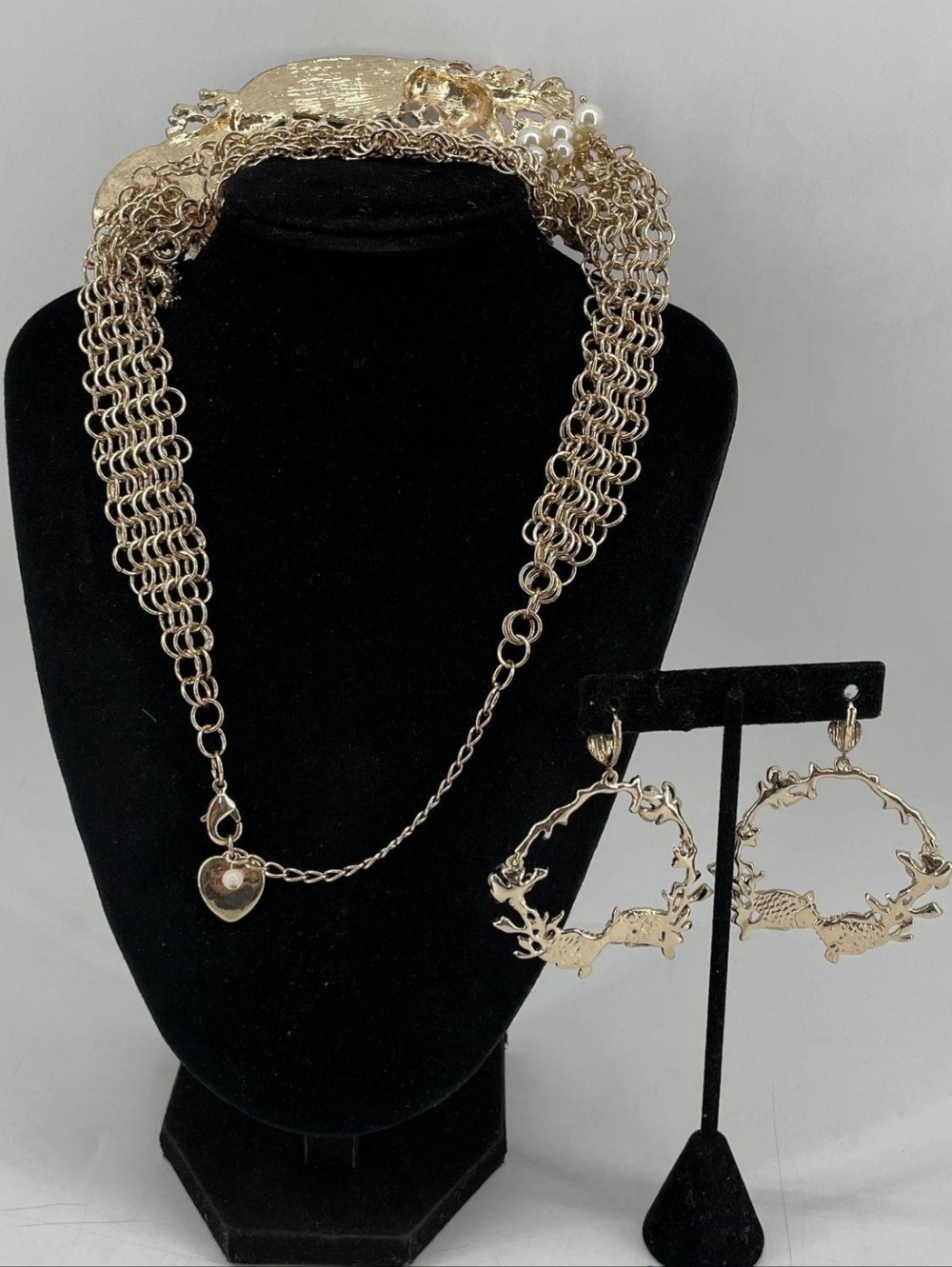 🐚*Super Rare* Betsey Johnson Mermaid Statement Necklace with Matching Earrings. - Picture 2 of 5